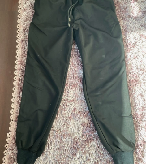 侧边印字母运动裤 超显瘦 微商买的￥50￥...