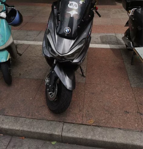 2022七月份买的，因为要换车现在低价处理...