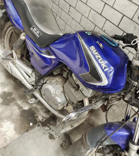 自己家用鈴木摩托车六年跑了六万多公里。发动...