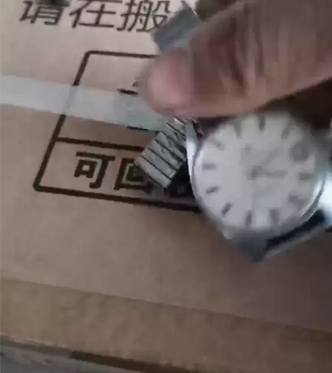 6块手表有2块好的，便宜出 感兴趣的话点“...