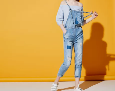 VeroModa纯棉牛仔面料破洞背带牛仔裤...