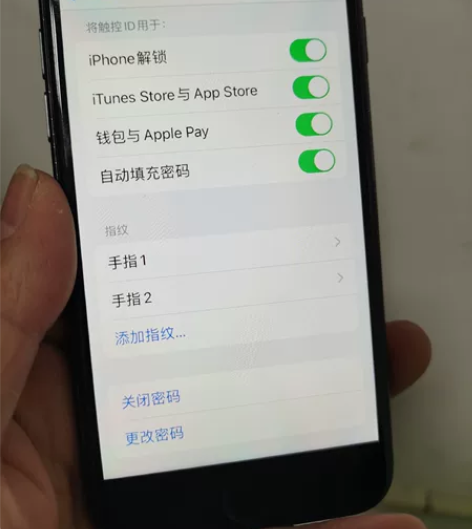 苹果8，256扩容机，有指纹，无原彩，电池...