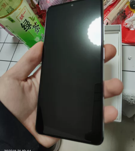 红米K40手机，12+256，自己用的手机...