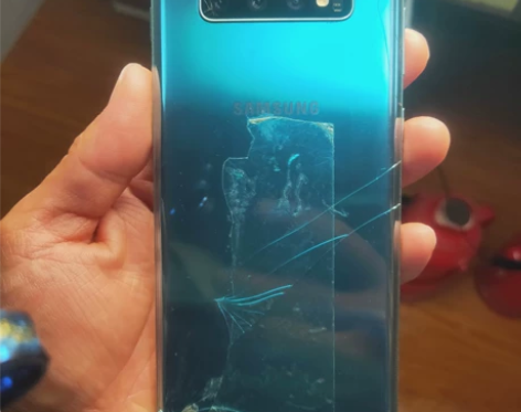 三星s10 系列，开机屏幕闪，买了新手机，...