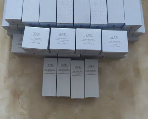 佰草集双石斛修护高保湿水,面霜,乳液 精华...