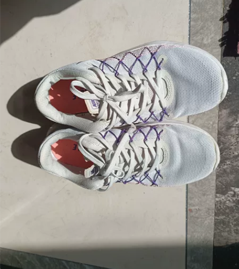 耐克运动鞋，跑鞋，以前经常健身房里穿，非常...