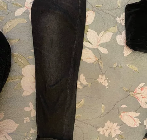 女士牛仔裤，适合130斤内 感兴趣的话点“...