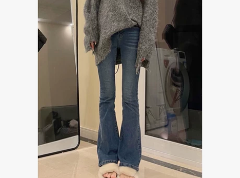蓝色微喇叭牛仔裤女秋冬高腰复古百搭弹力修身...