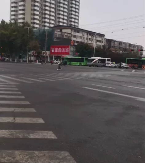 200一天八个小时。出门但是又不想自己开车...
