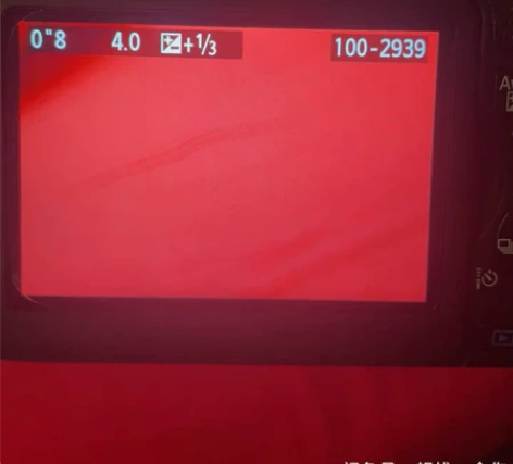 佳能700D单反相机带18-55镜头，在数...
