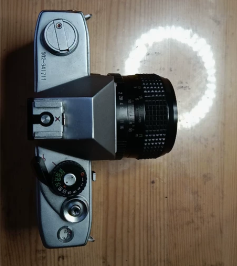 出一台海鸥DF－1胶卷相机。功能正常，快门...