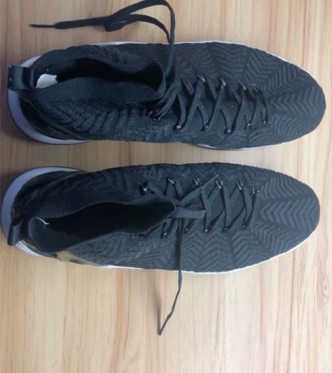 李宁轩辕，45码，太大了，穿了半年是在受不...