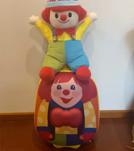 金宝贝拉杆箱和公仔，九成新 感兴趣的话点“...