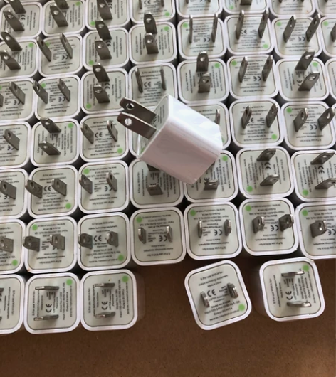 手机充电头，USB通用充电接口充电头，一共...