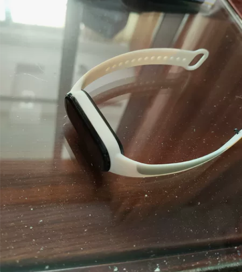 小米手环6nfc版本，8新，成色如图，所见...