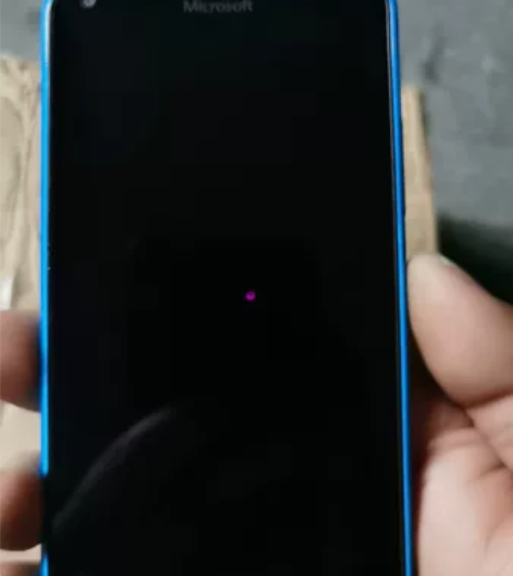 诺基亚Lumia 640，wp10系统，5...