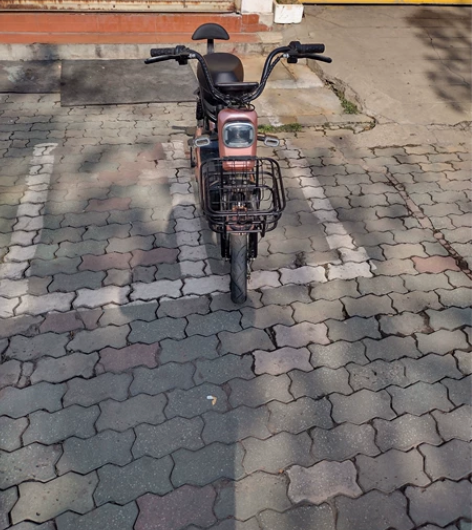 飞鸽电动车，透镜大灯加日行灯。三档变速动力...