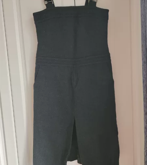 三件名牌背带裙，都是专柜购买，第一个是连体...