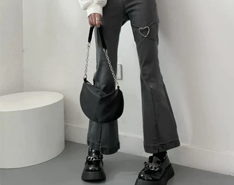 微喇叭开叉爱心牛仔裤女春秋新款设计感高腰显...