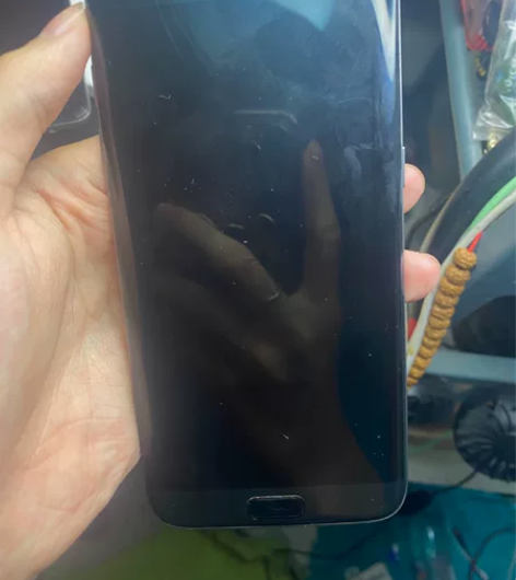 三星S7 系统坏了一直重启 屏幕有线 没拆...