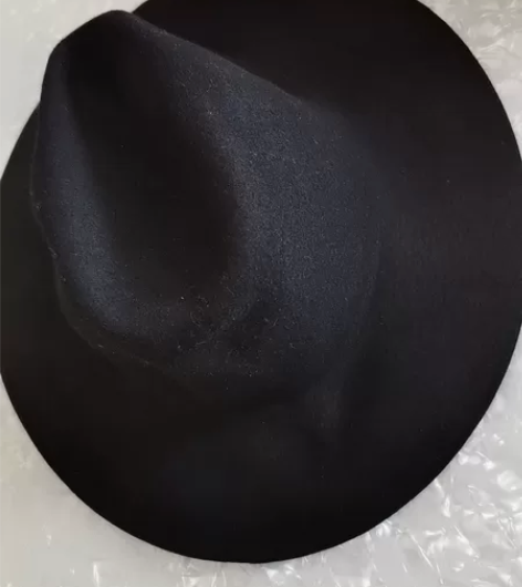 黑色大帽檐小礼帽低价转让。从饰品店买的,比...
