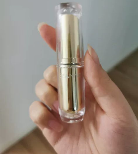 买一送一！CEZANNE倩丽高保湿滋润唇膏...