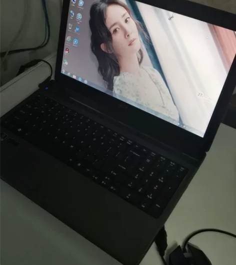 宏基笔记本电脑 15.5寸屏固态硬盘，标价...