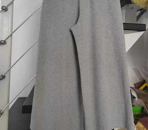 全新花灰色针织阔腿裤，便宜出，实体店大几百...