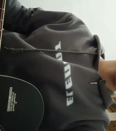 卢森吉他当时入手300多，但是由于学习原因...