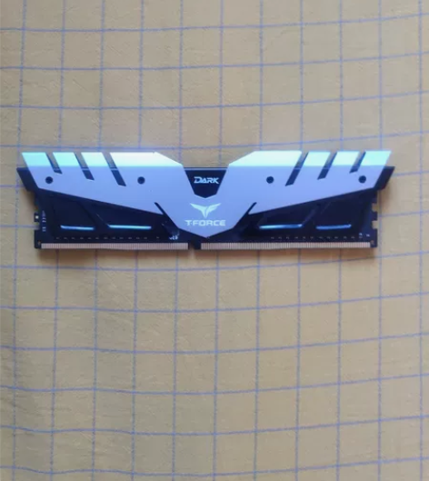 十铨冥神ddr4 3000 8g内存，只有...