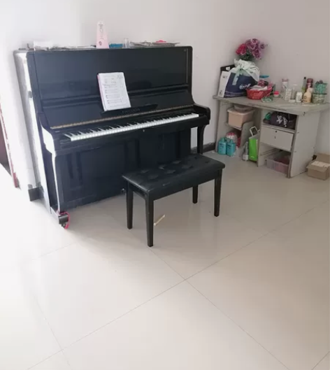 女儿不学了 钢琴牌子是日本的伊斯坦，正常使...