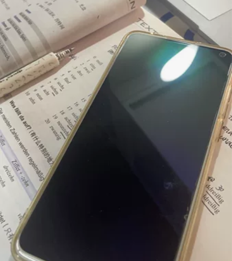 魅族17收自酷友那里，手机成色我觉得不错哒...