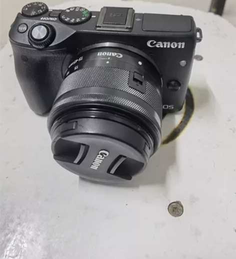 佳能微单2420万像素15-45镜头一块电...