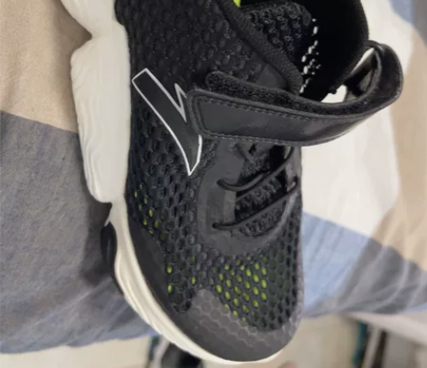 36码安踏儿童鞋包邮到家。 感兴趣的话点“...