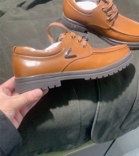 正品骆驼男鞋41码 感兴趣的话点“我想要”...