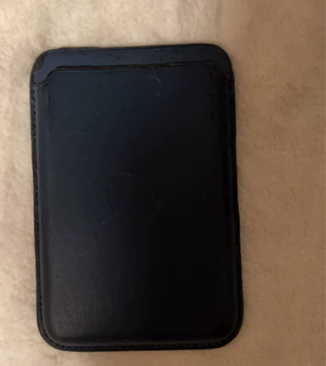 手机吸铁石卡贴30元2个。9新 真皮 感兴...