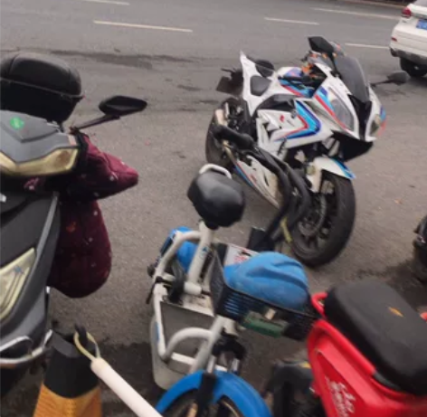 宝雕200cc摩托车朋友那里买来的，他一直...