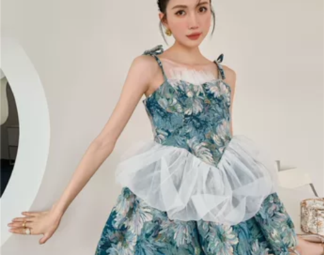 吊带连衣裙女夏新款法式复古油画蓝印花网纱拼...