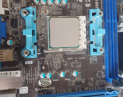 蓝宝石a55主板，送一块a6 3670四核...