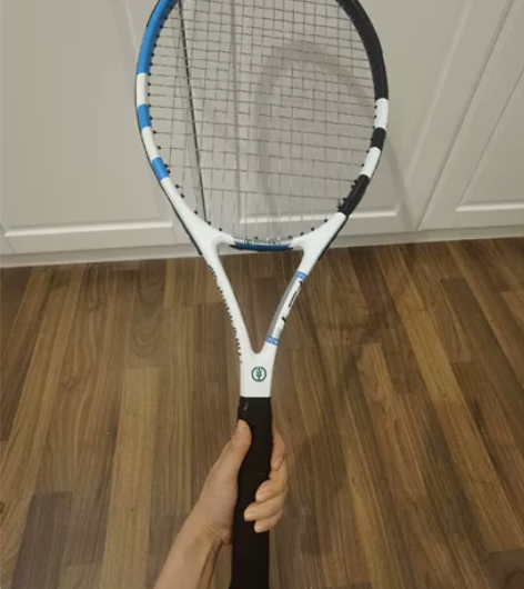 网球拍，报网球课赠送的，放着也不用 超便宜...