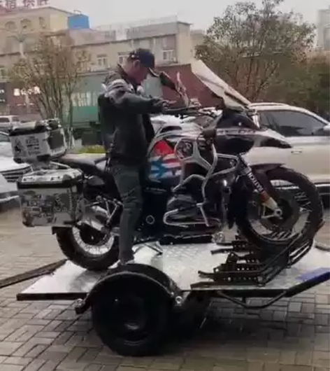 摩托拖车，拖哈雷大滑翔，本田金翼没问题越野...