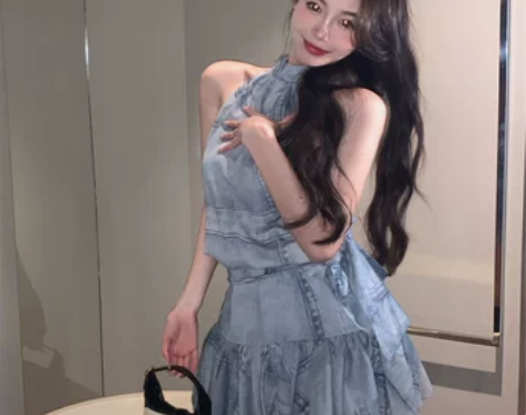 纯欲风连衣裙女夏季辣妹露背性感无袖挂脖短裙...