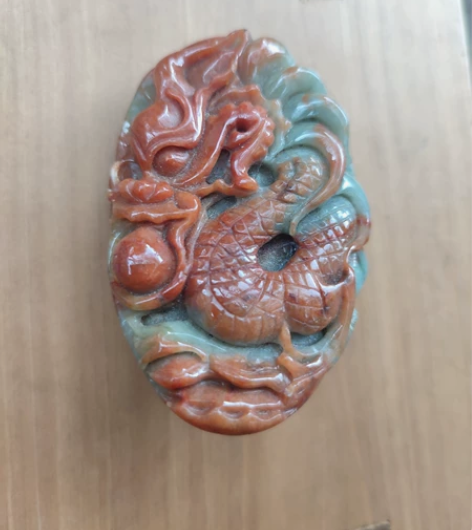 红翡翡翠玉雕龙，长7厘米×宽4厘米左右，喜...