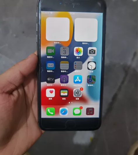 苹果8plus 64G国行 手机换过一次电...