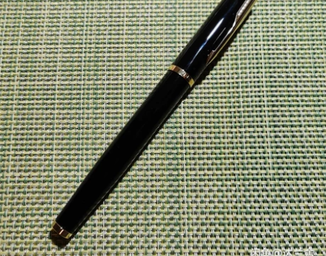 派克(PARKER) 纯黑丽雅金夹墨水钢笔...