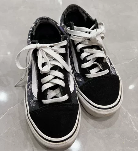 vans绒面帆布鞋 36.5码 8新 商场...