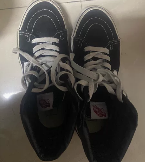 vans黑色高帮,保真,不退货 感兴趣的话...