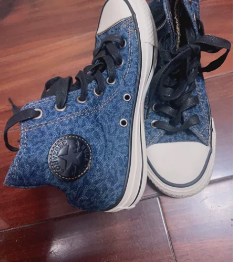 低价转卖匡威36码高邦帆布鞋 感兴趣的话点...