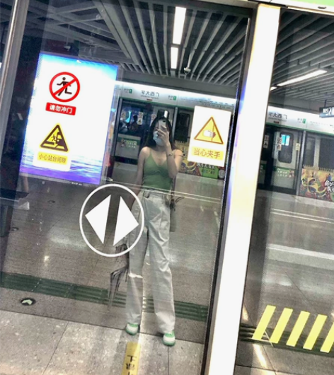 嫩绿色吊带上衣  s码  图片均为实拍，尽...