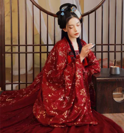 退款出汉服！！3套汉服+一个云肩+1个上襦...